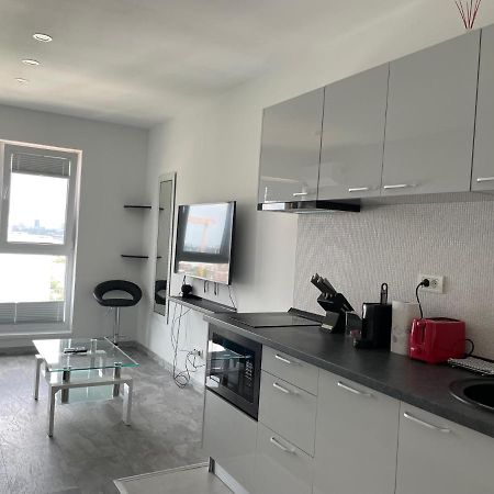 Cozy 2-Room Penthouse Lakeview W14 Bukarest Eksteriør billede