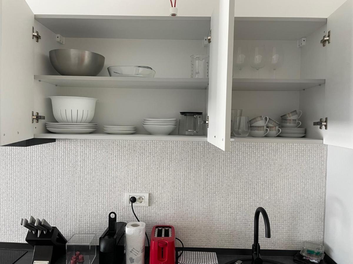 Cozy 2-Room Penthouse Lakeview W14 Bukarest Eksteriør billede