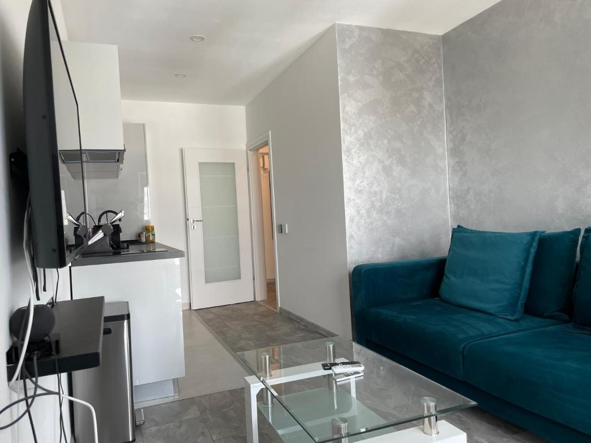 Cozy 2-Room Penthouse Lakeview W14 Bukarest Eksteriør billede