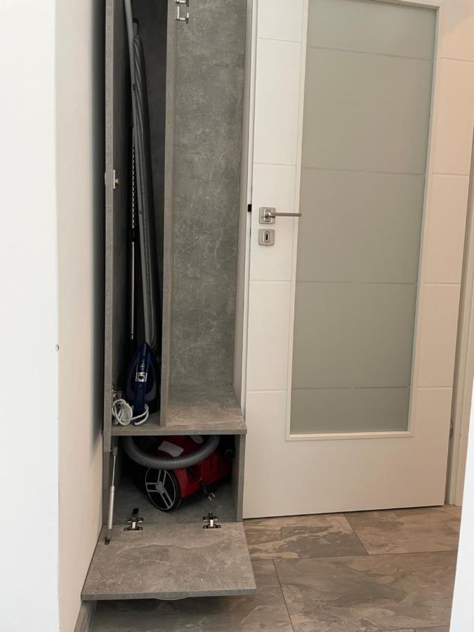Cozy 2-Room Penthouse Lakeview W14 Bukarest Eksteriør billede