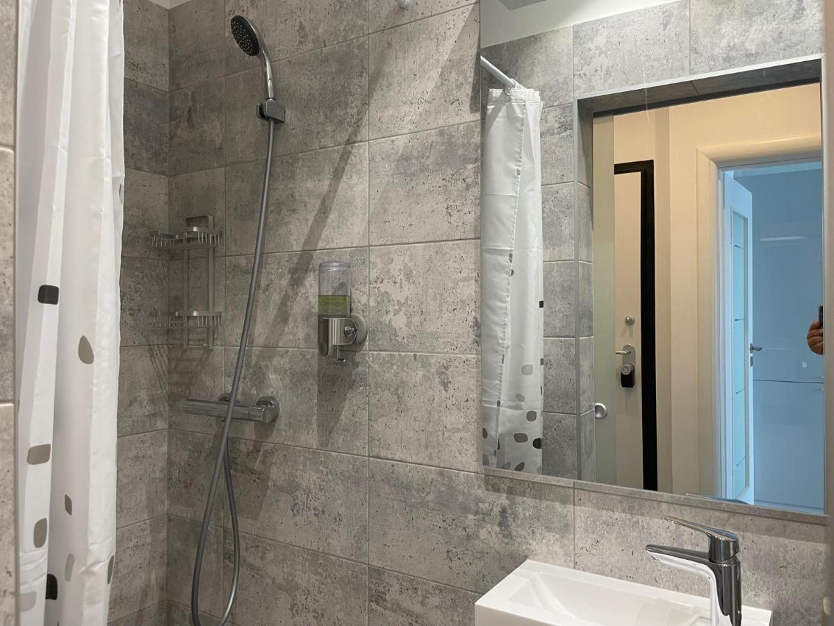 Cozy 2-Room Penthouse Lakeview W14 Bukarest Eksteriør billede
